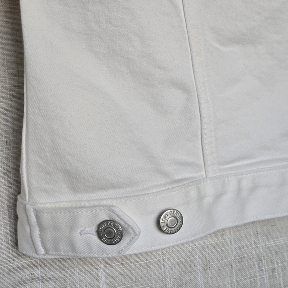 LOFT Denim Trucker Long Sleeve White Jacket w Back Hem Button Tabs Women Size M - Picture 6 of 15